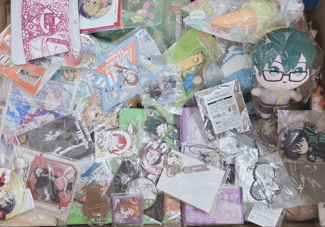 アニメグッズ ノンジャンル 缶バッジ アクリルスタンド 大量 まとめ売り