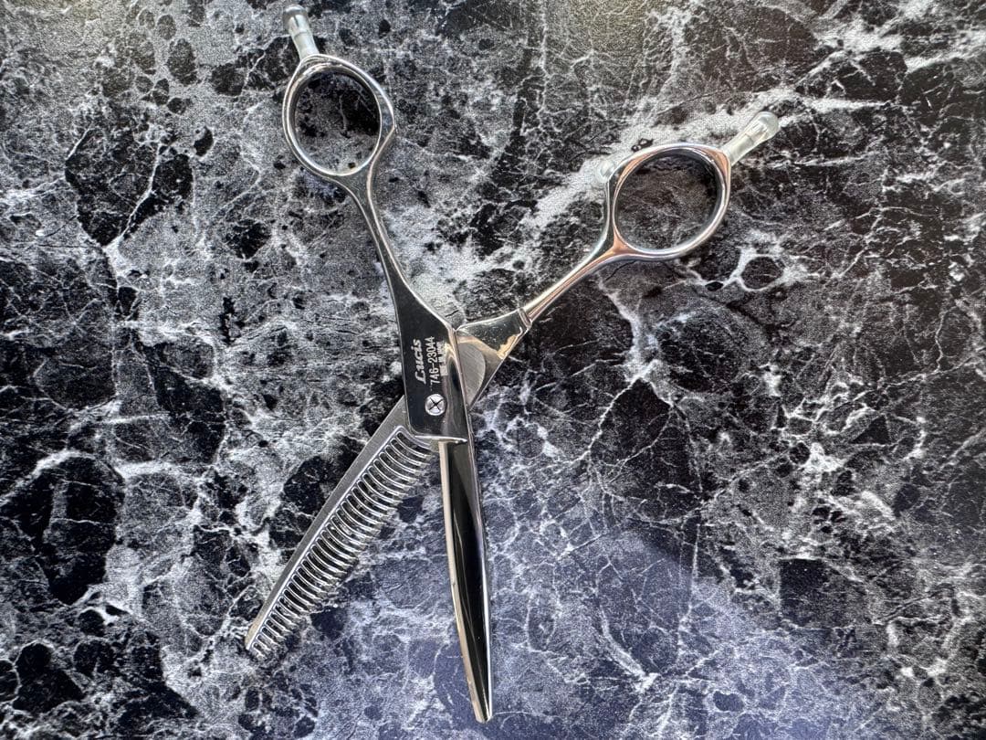 ルーキスセニングシザーの通販｜www.reigneleven.com