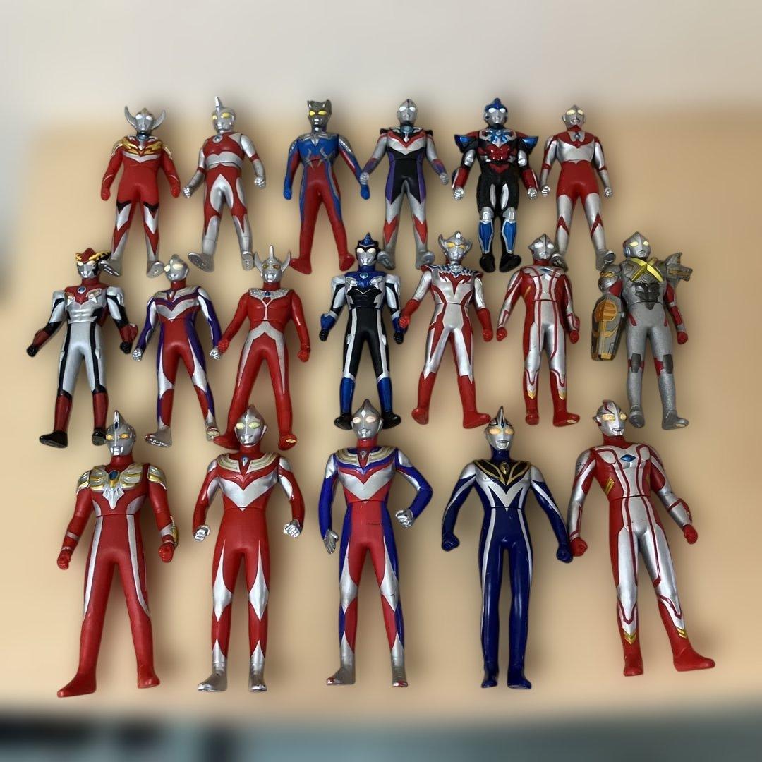 ウルトラマンソフビ18体まとめ売り - メルカリ