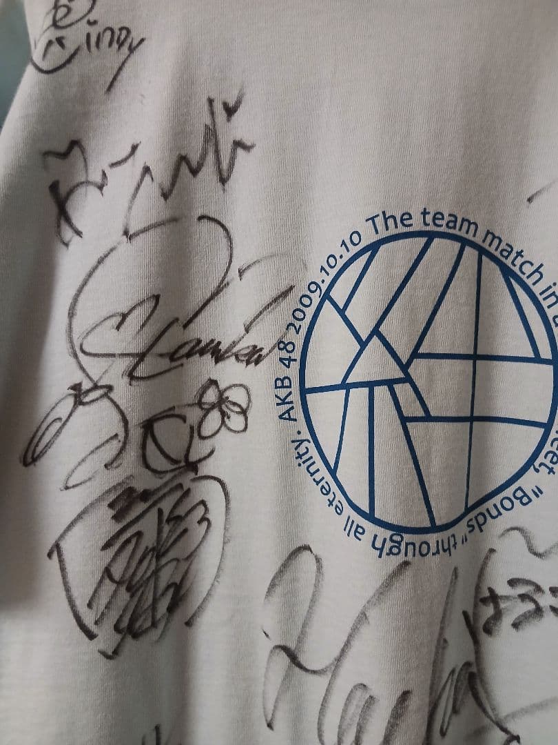 AKB48 大運動会 絆Tシャツ 直筆サイン 20周年 チームA K B - メルカリ