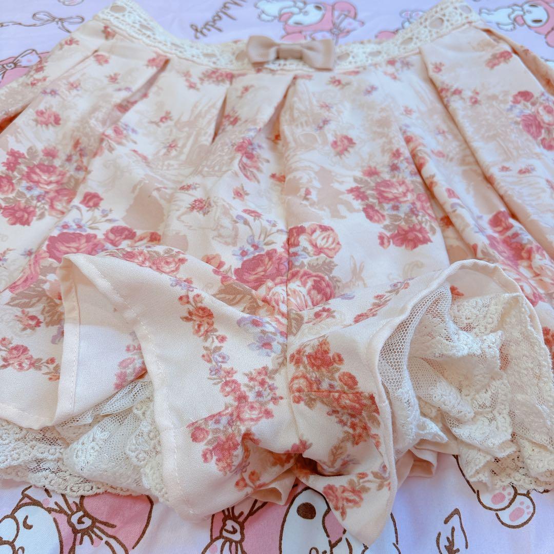 リズリサ(LIZLISA)の薔薇の花柄アンティーク風シルエットいりスカパン