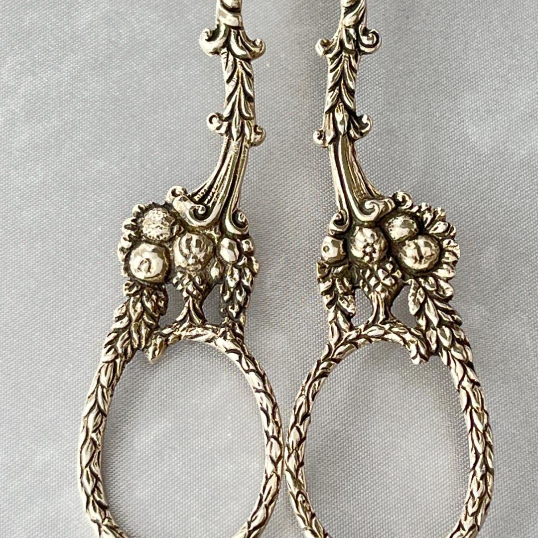 Christoph Bach】 薔薇の透かしのペストリートング【純銀】17cm - メルカリ