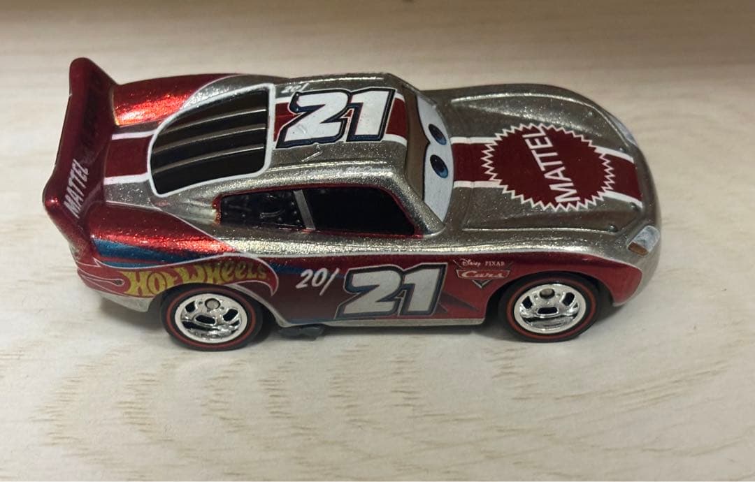 希少 EMPLOYEE MCQUEEN マックィーン　カーズ　マテル