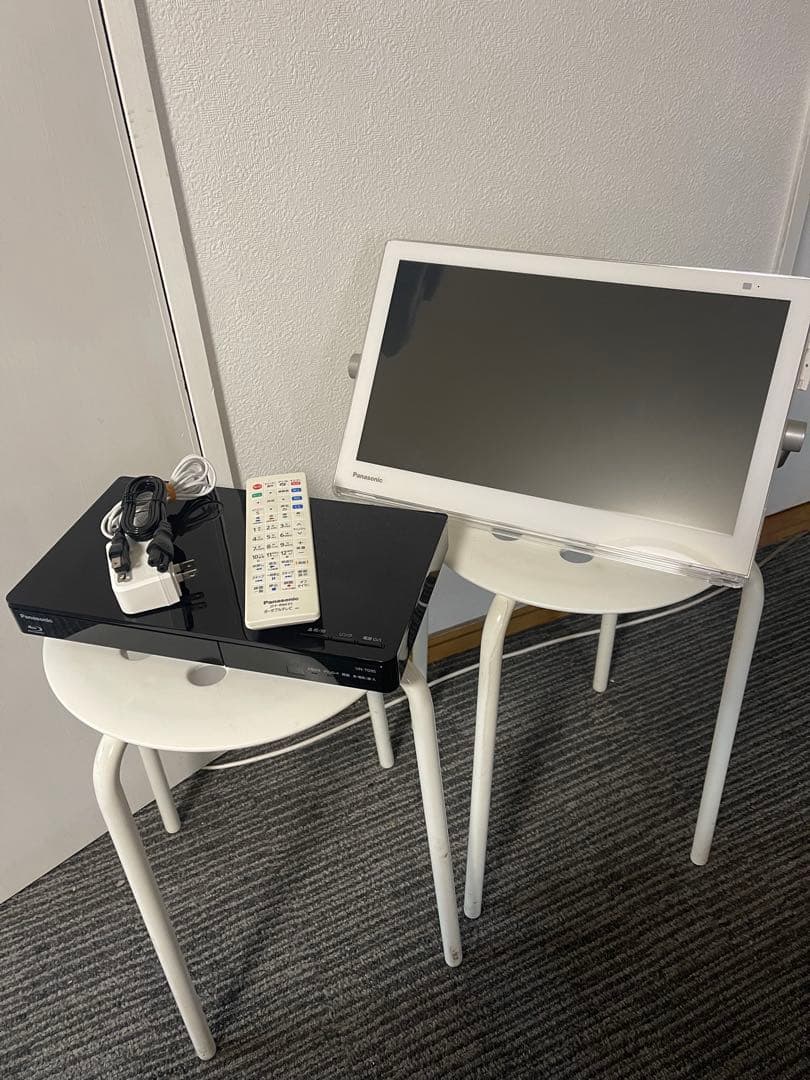 Panasonic 2019年製プライベートビエラUN-15CTD9-W Amazon | パナソニック 15V型 液晶 テレビ プライベート・ビエラ UN