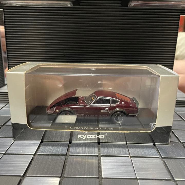 新品未展示品 京商 1/43 日産 フェアレディ240ZG マルーン - メルカリ