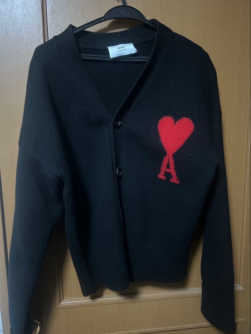 ami ブラック カーディガン ハート刺繍 - メルカリ