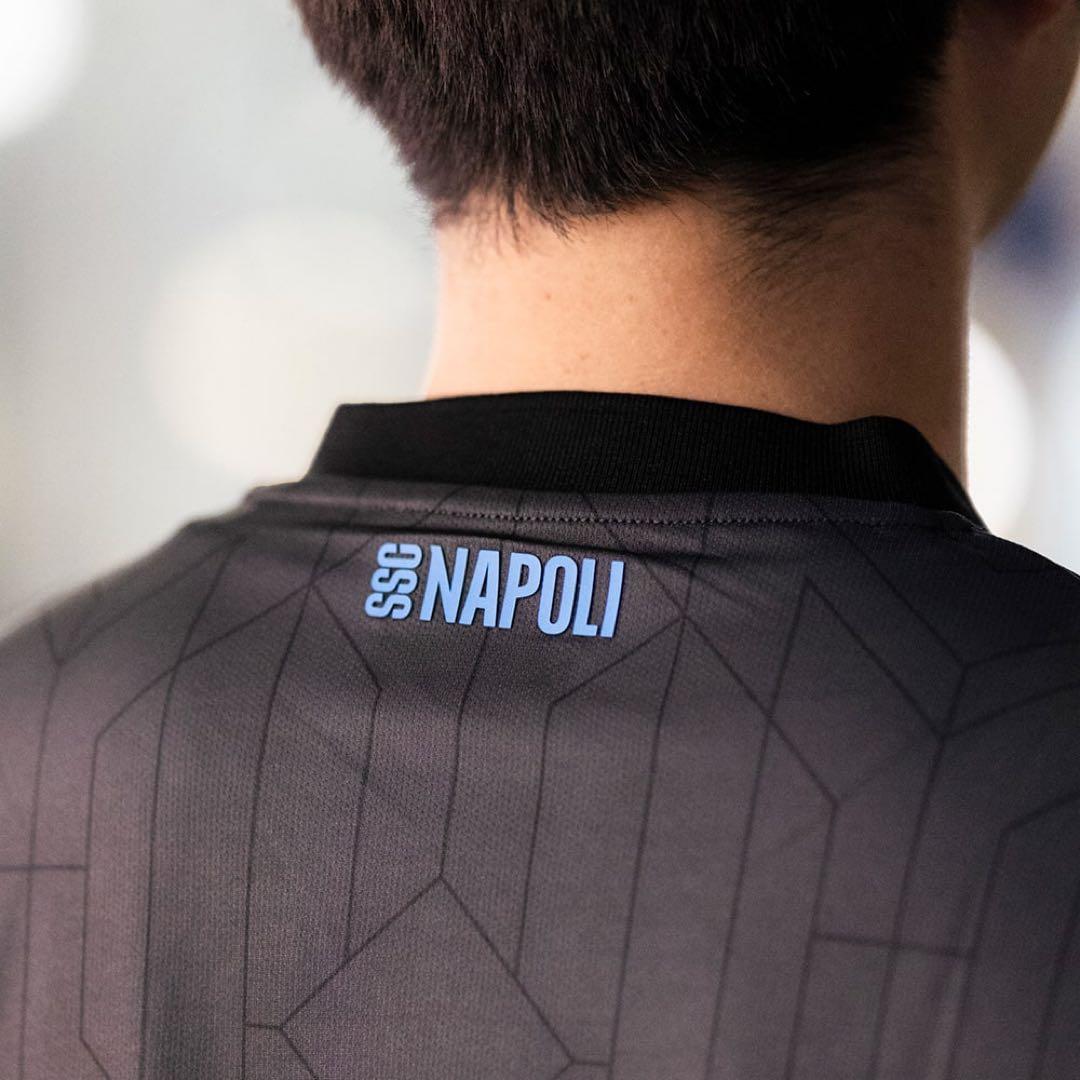 特別価格 正規品 24/25 ナポリ EA7 3rd ユニフォームLサイズ - メルカリ