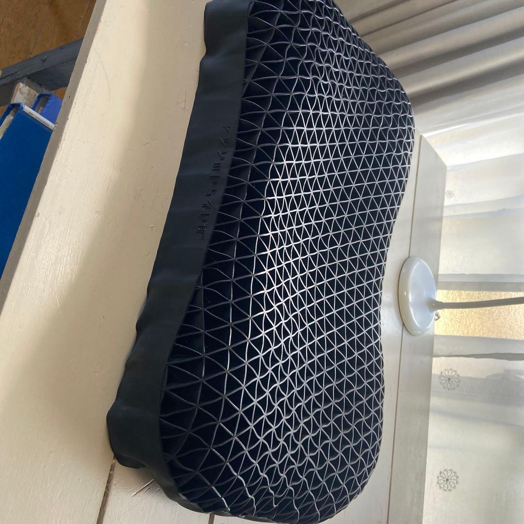 黒い立体メッシュデザインの枕 じぶんまくら 立体 メッシュ 洗える まくら ORBIT PILLOW パイプ
