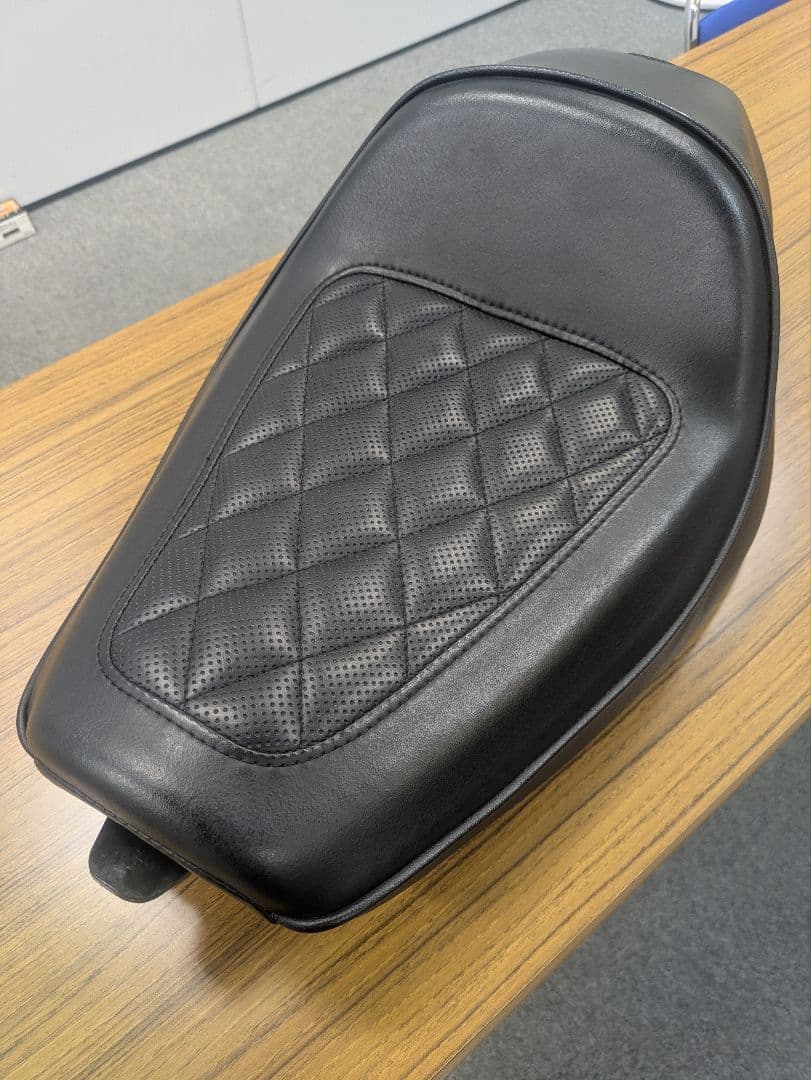 ハーレー 純正 ソロシート スポーツスター XL1200NS アイアン - メルカリ
