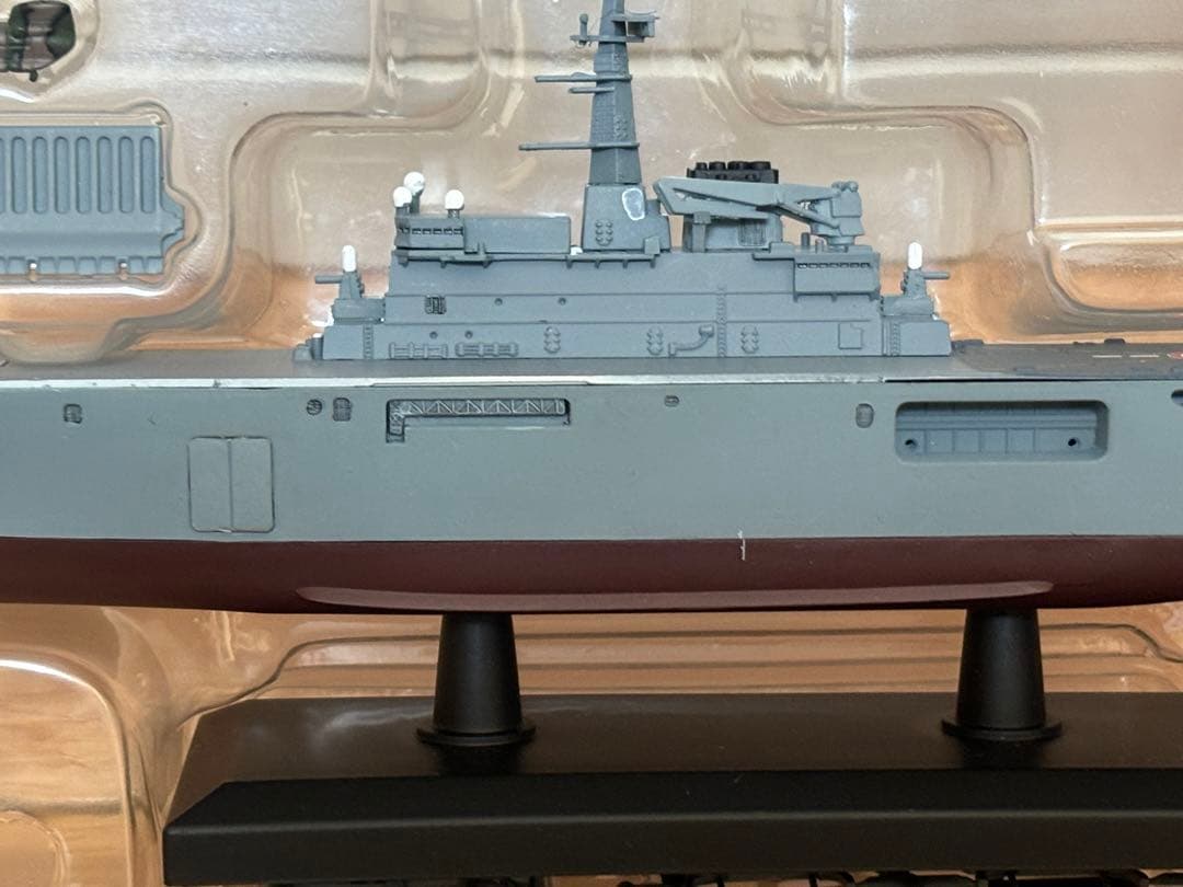 ピットロード 1/700 海上自衛隊 LST-4001 おおすみ 塗装済 訳あり