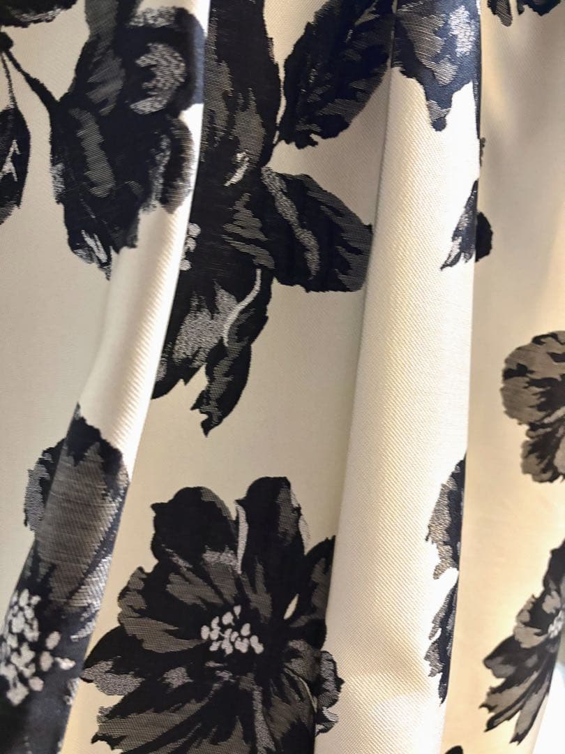 新品未使用タグ付】allureville ラメフラワージャガード スカート