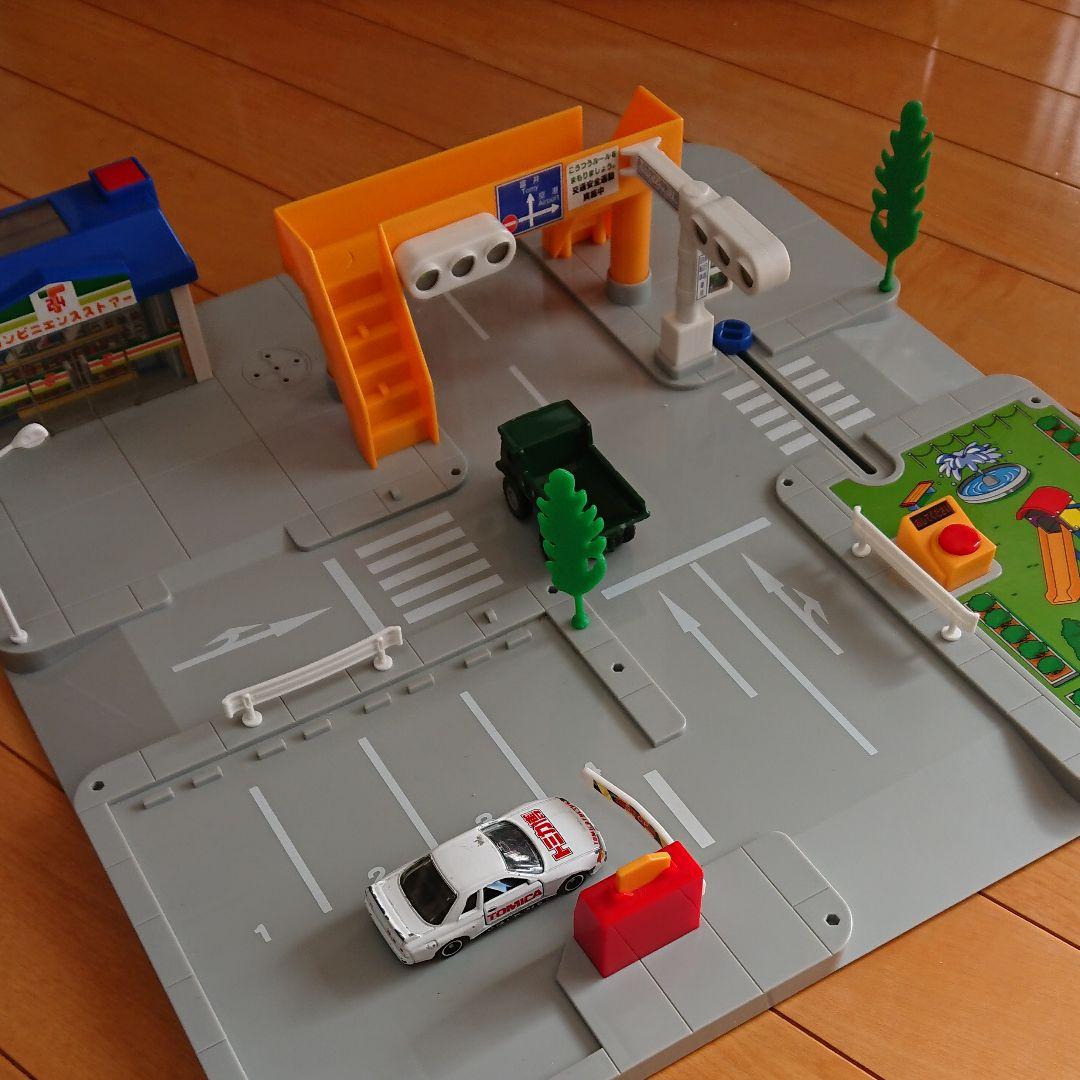 トミカ ソーラータウン 大きな交差点 - メルカリ