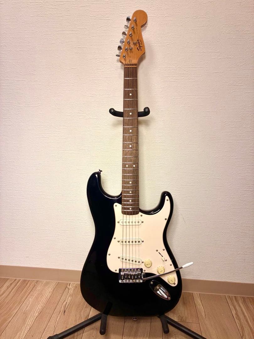 Squier by Fender Bullet Strat ストラト　黒 Squier Bullet HSS Stratocaster Electric Guitar Black Metallic