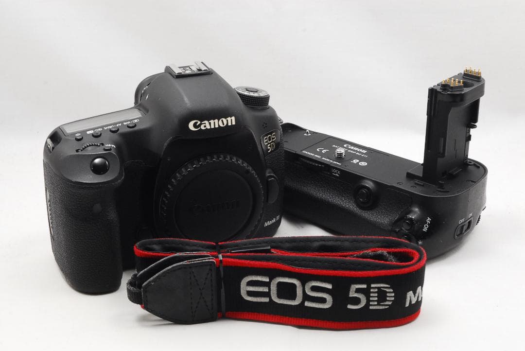 キャノン EOS 5D Mark Ⅲ &バッテリーグリップ BG-E11 665 Amazon | Canon バッテリーグリップ BG-E11 | カメラ用バッテリー