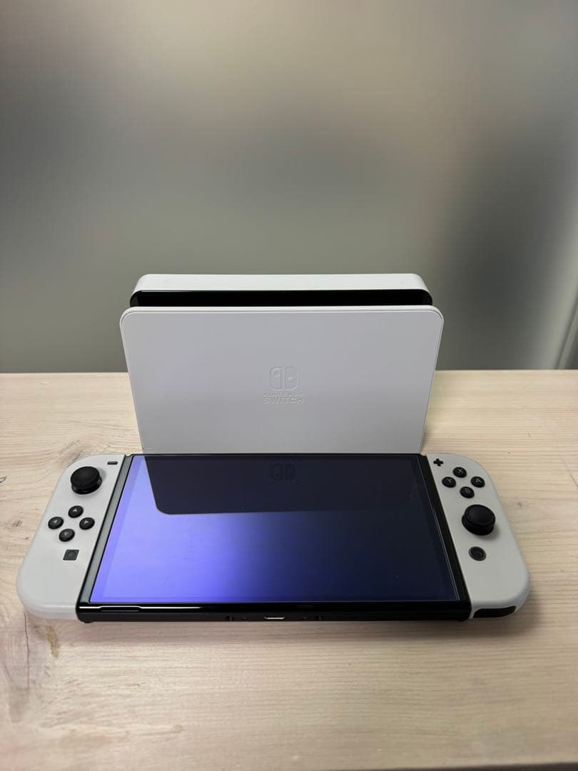 ✨使用少✨ Switch 有機EL ホワイト 本体完品 ケース・フィルム等付