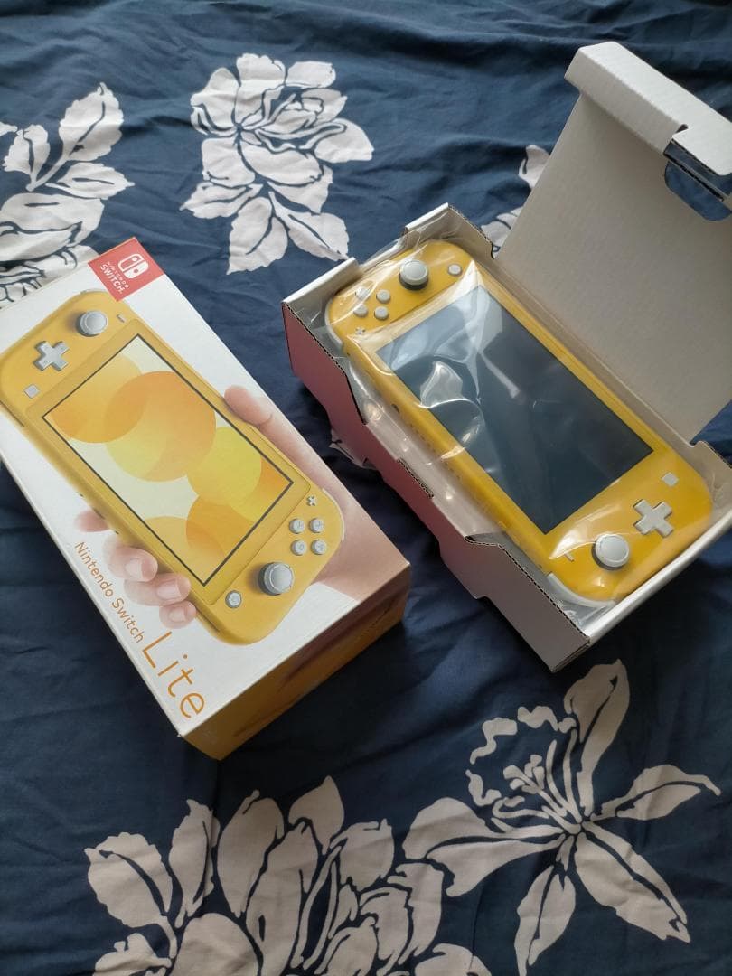 【未使用に近い】Nintendo Switch Lite イエロー本体充電器付き Amazon.co.jp: Nintendo Switch Lite イエロー : ゲーム