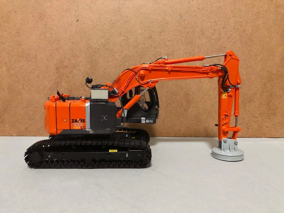 日立建機ZAXIS225USRLC-3 油圧ショベル1/50