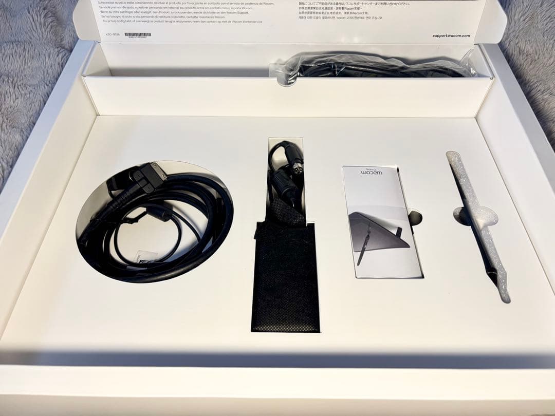 Wacom Cintiq 16 FHD＋スタンド、替芯 - 液タブ・ペンタブ安く 買う 方法