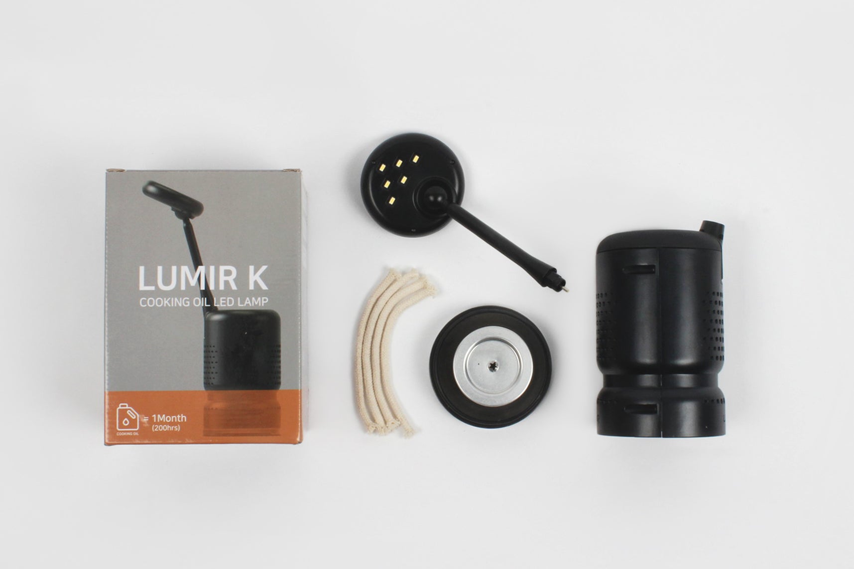 キャンプや災害時に！食用油を燃料にする、電源不要のLEDライト「Lumir