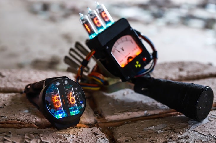 幻想的かつレトロな雰囲気を醸し出すニキシー管腕時計｜NIXOID NEXT