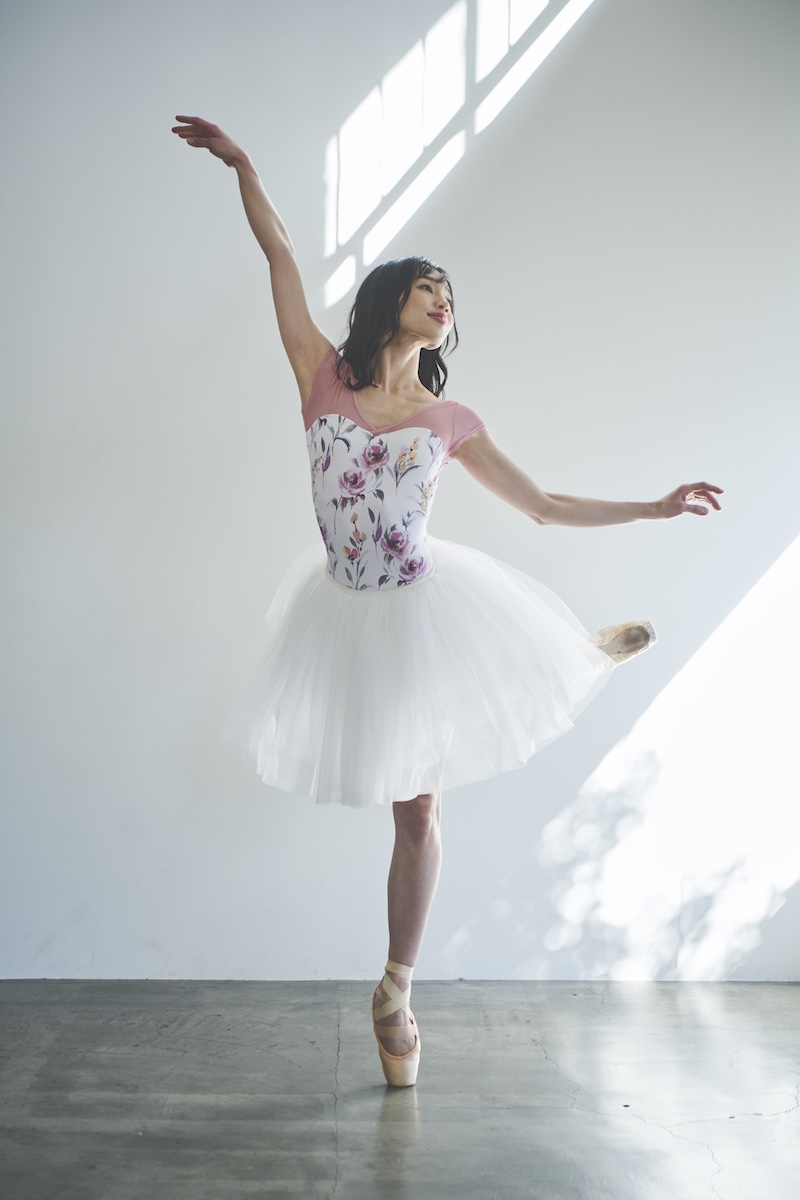 stina / type H half sleeve / luminous white