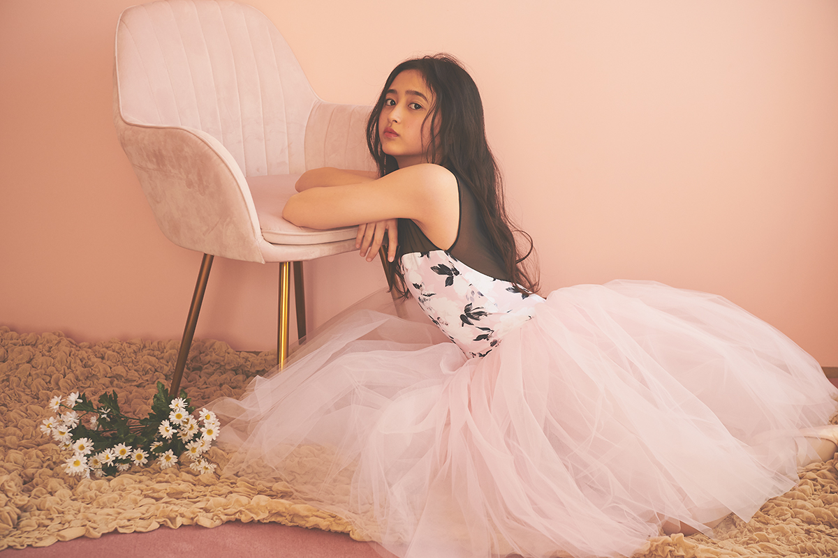 stina / type I drop / light blue flower