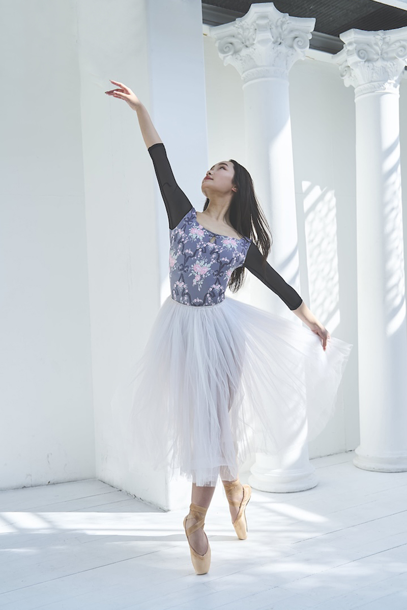 stina / type U ballerina + / Celestial Ribbon / charcoal