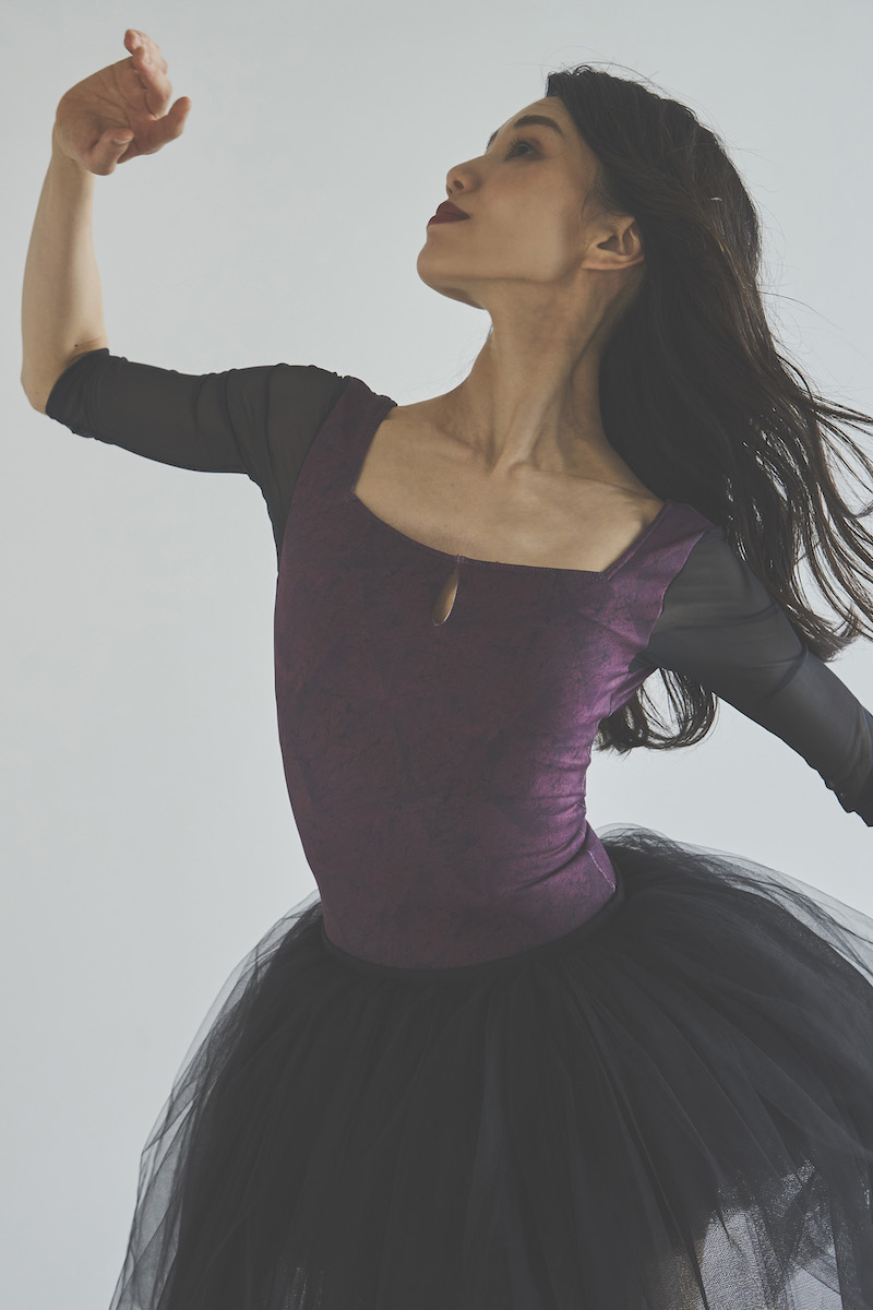 stina / type U ballerina + / crimson core