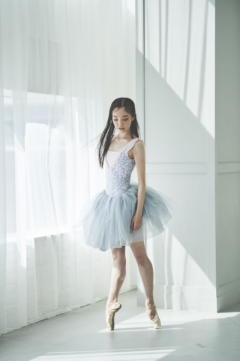 stina / type J juliet / petit fours strawberry