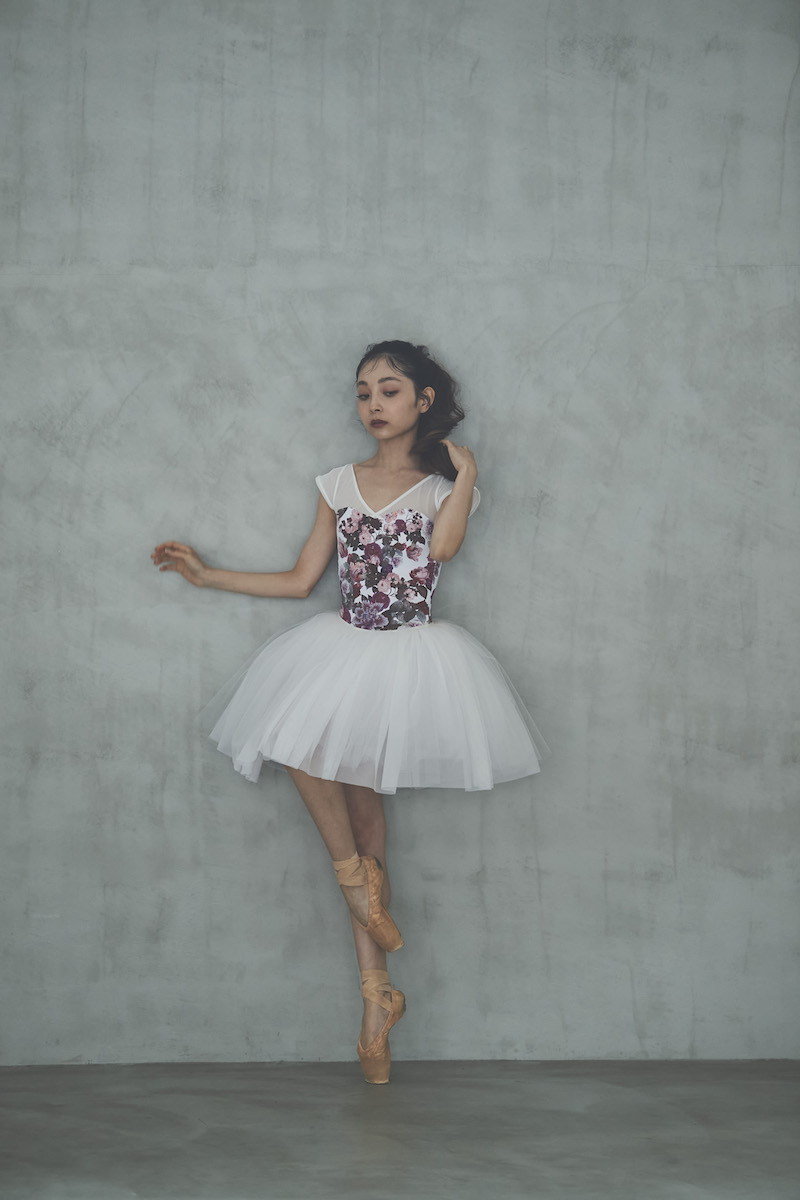 stina / type H half sleeve / authentic white