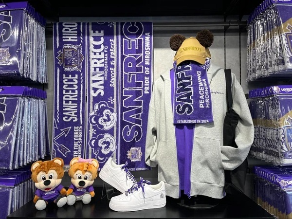 エディオンピースウイング広島にサンフレッチェ広島のオフィシャル