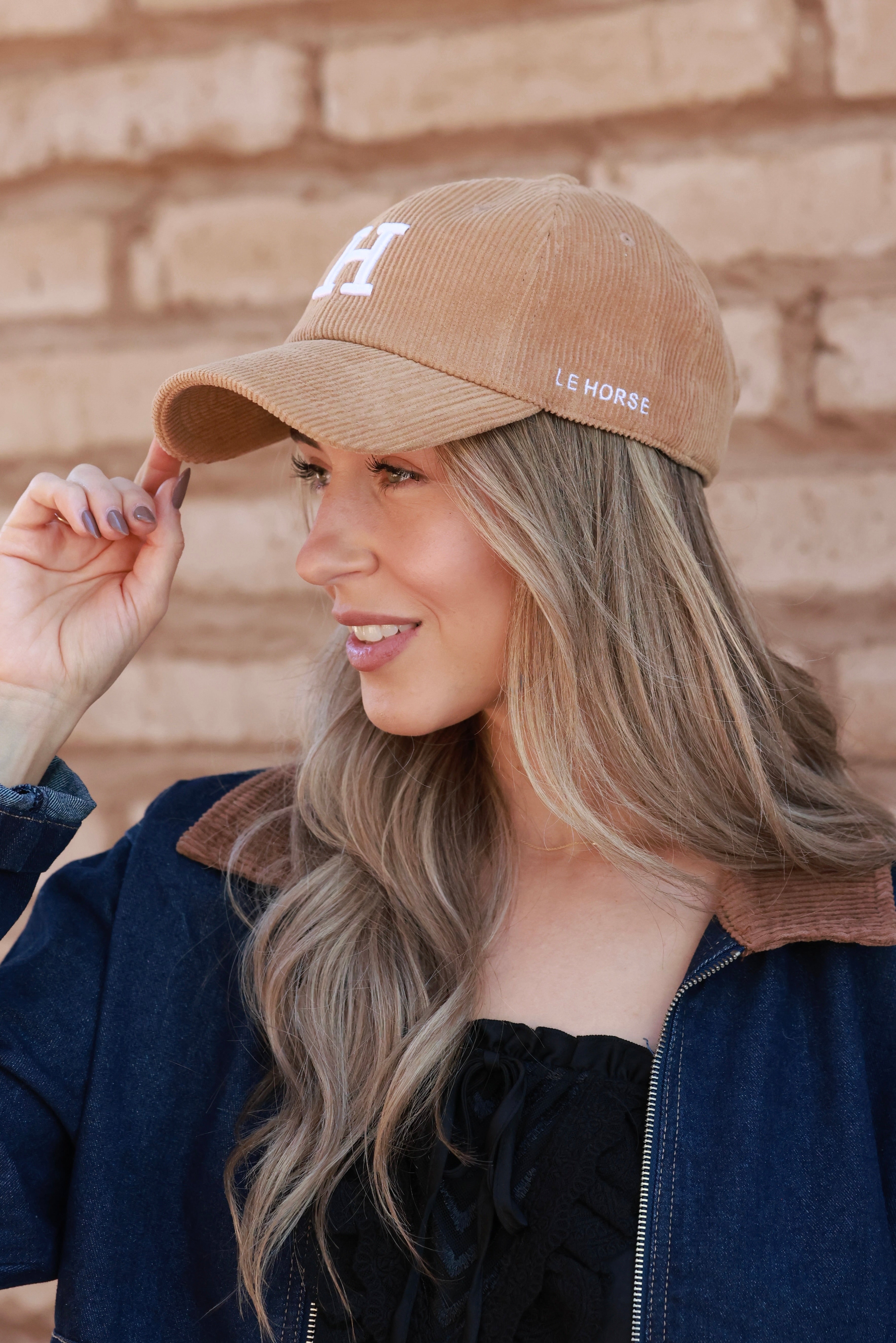 Le Horse Corduroy Cap - Camel